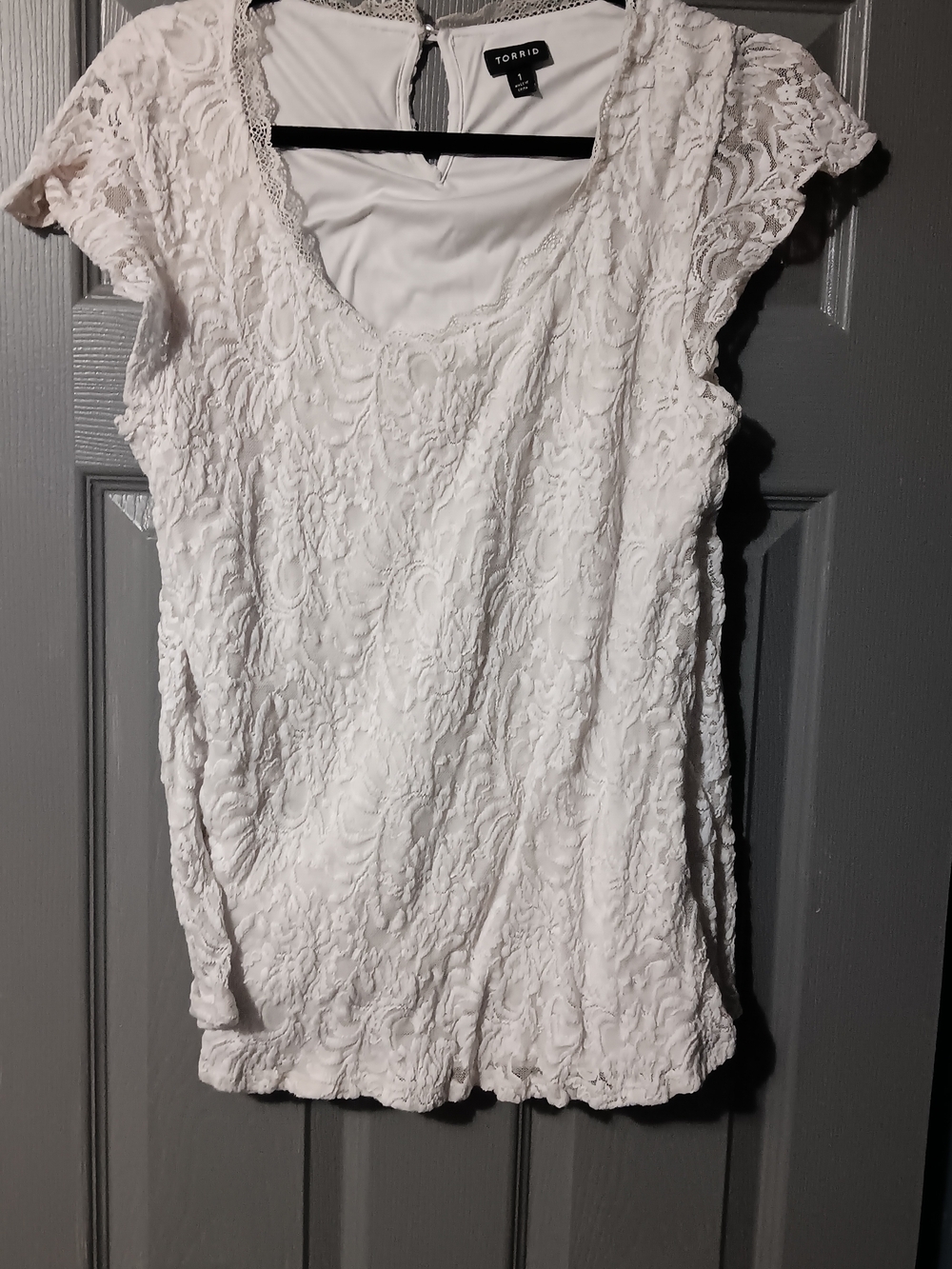 torrid Cream Lace Cap Sleeve Scoop Neck Top